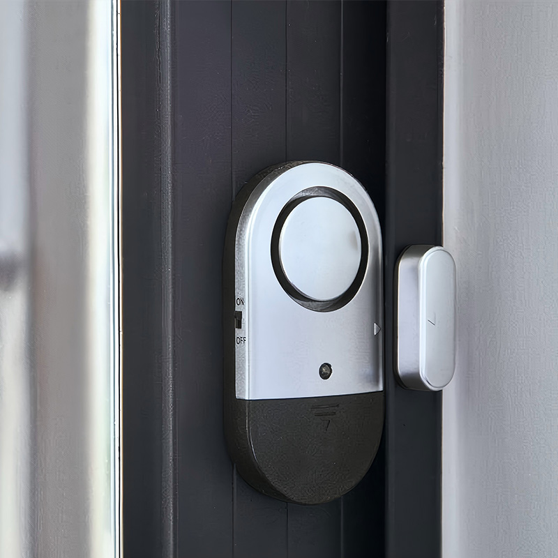 Simple anti-theft door magnetic alarm