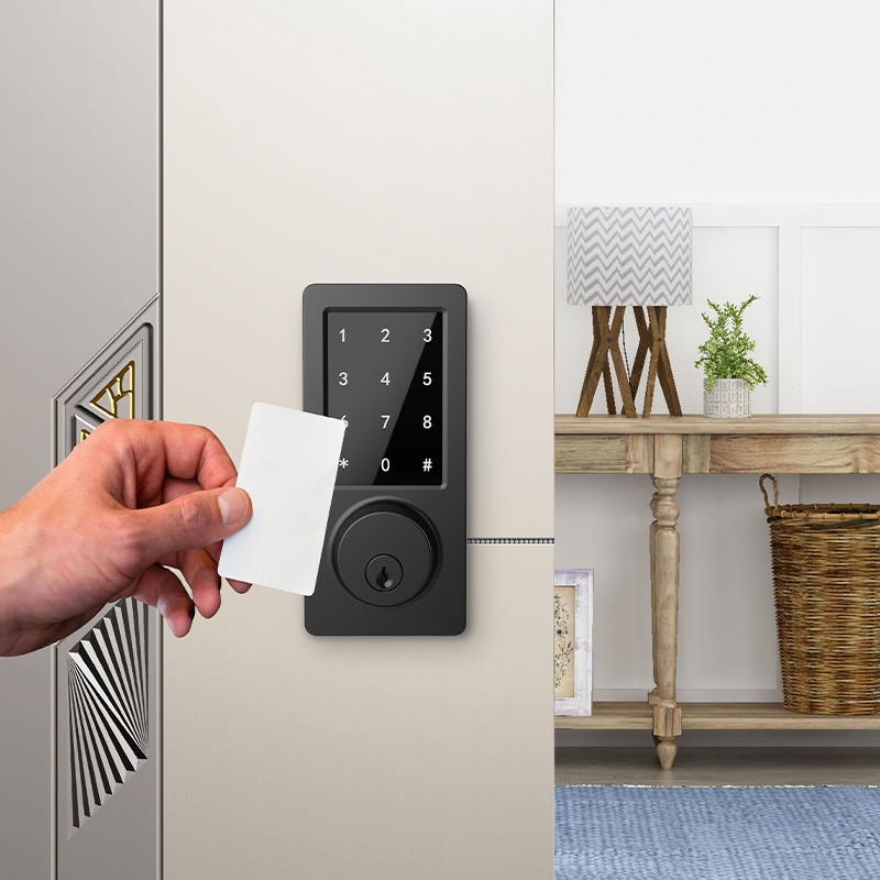 Simple tamper-proof electronic door lock